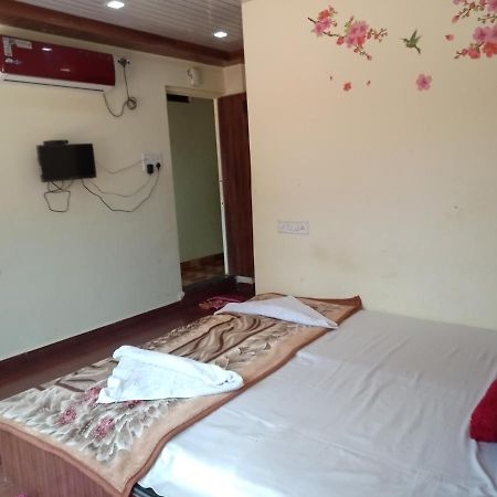 New Natraj Hotel Chikhaldara Buitenkant foto
